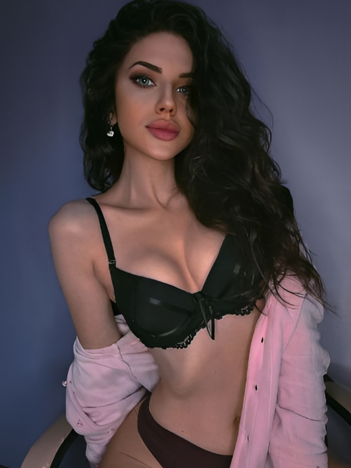 Варвара привлекальеная девушка из Пятигорска цена от 4000 руб