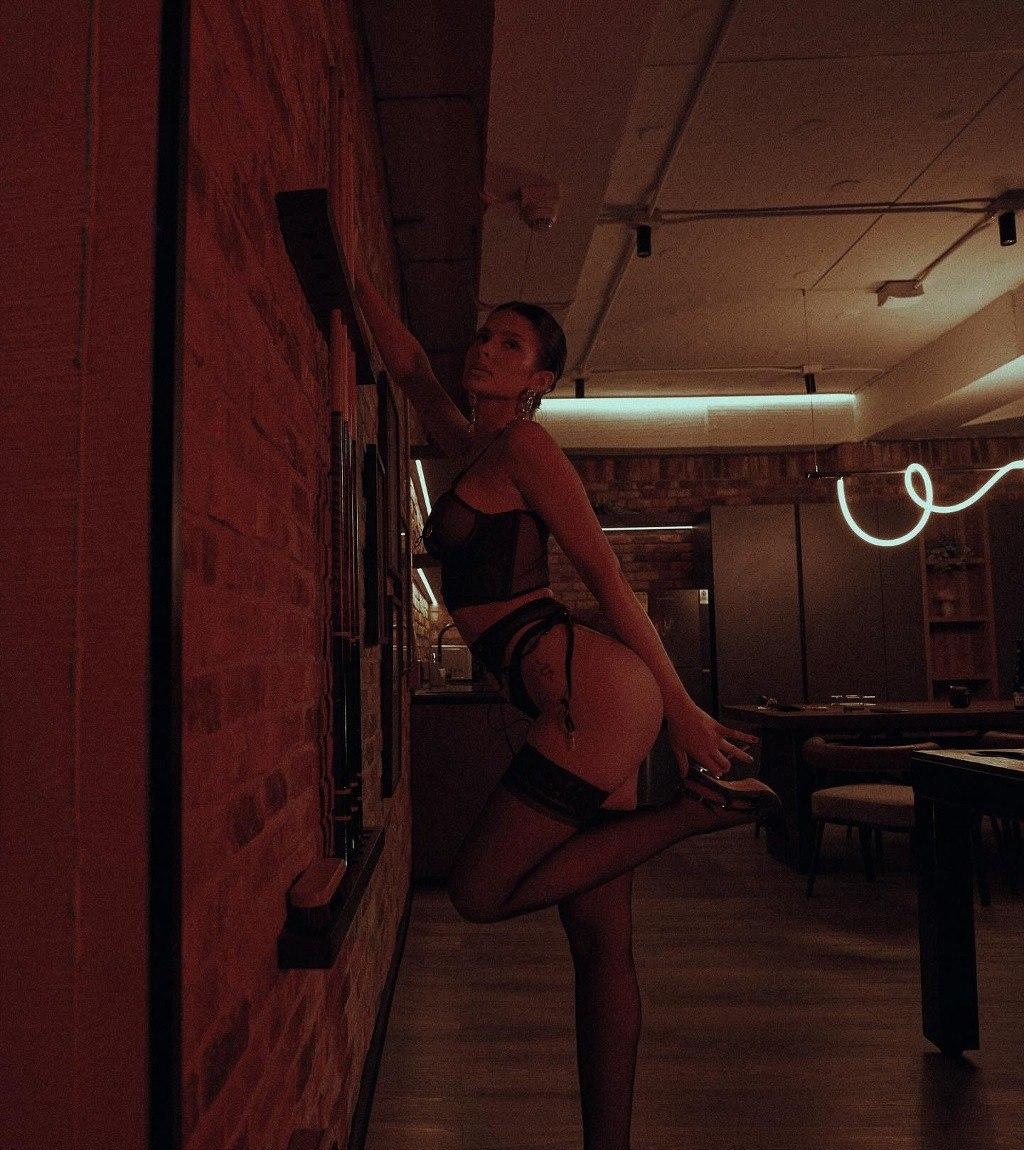 Настя привлекальеная девушка из Пятигорска цена от 4000 руб