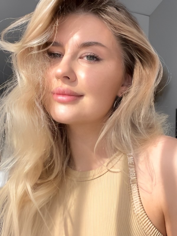 Эсмеральда привлекательная девушка из Пятигорска цена от 2500 руб