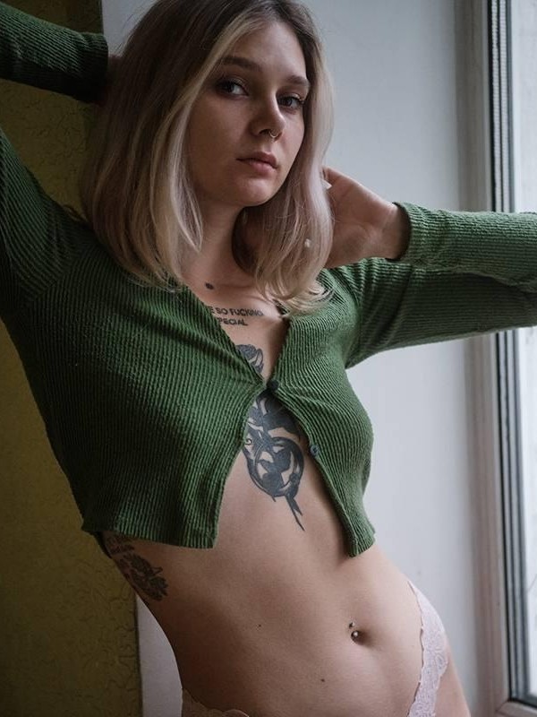 Елена привлекательная девушка из Пятигорска цена от 4000 руб